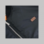 Prechodný bomber - jar/jeseň  slim fit strih,   čierna pánska bunda  materiál 100%polyester,  značka Lee Cooper